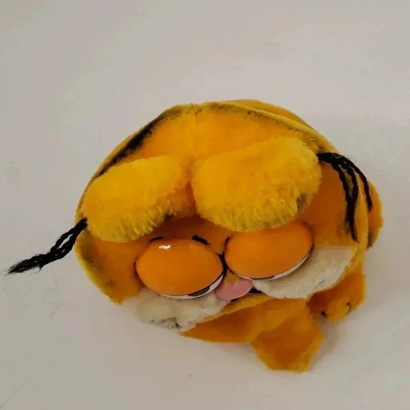Vintage 1981 Garfield Sitting Stuffed Plush - Picture 3 of 10